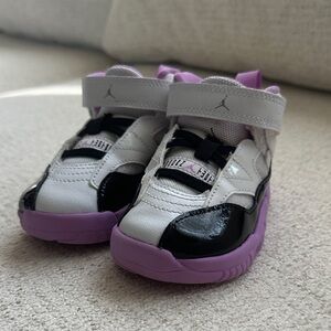 Jordan Boy's Jumpman Two Trey (Little Kid)